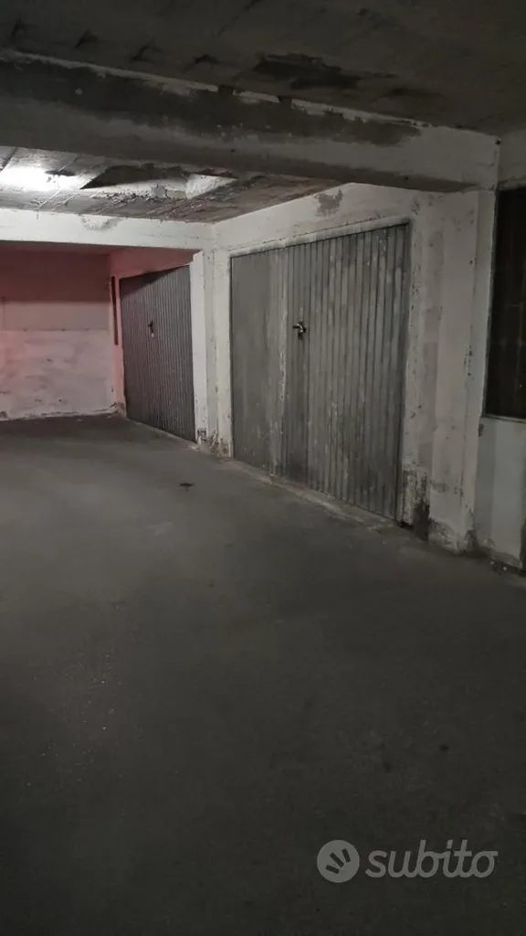 Garage - 30 m² Garage in Sarno