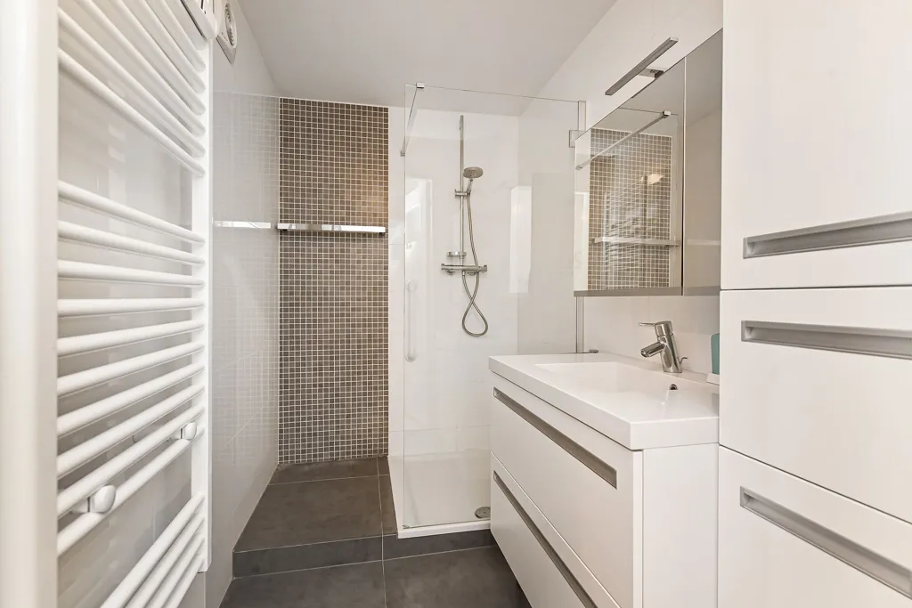 Vannitoad - Corner Flat with Erker in Den Haag