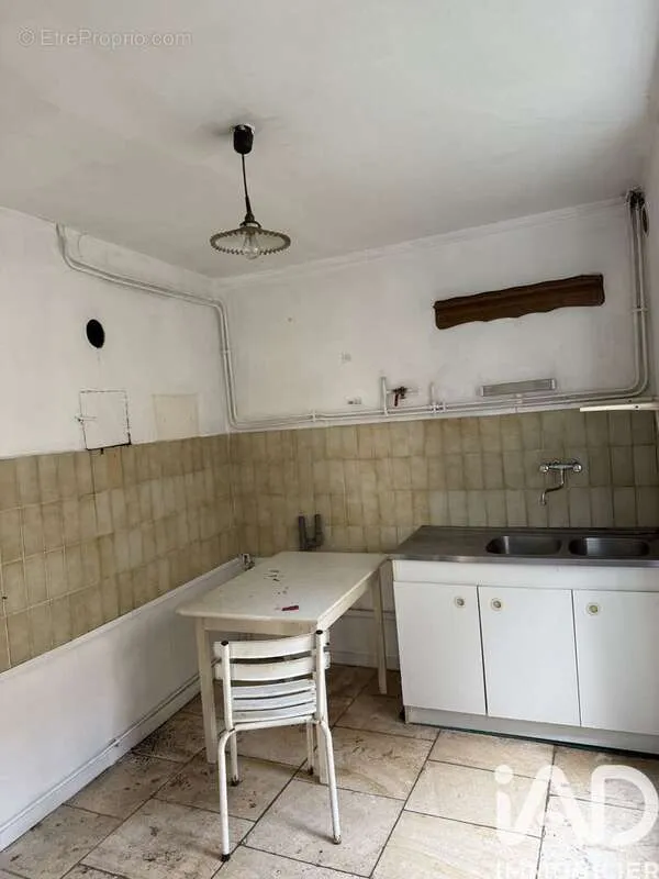 Maison 6 pièces à Bruere-Allichamps