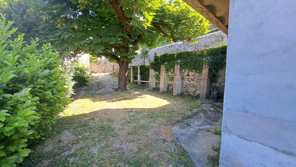 Aed - Renovatable Villa with Orchard in Ganges