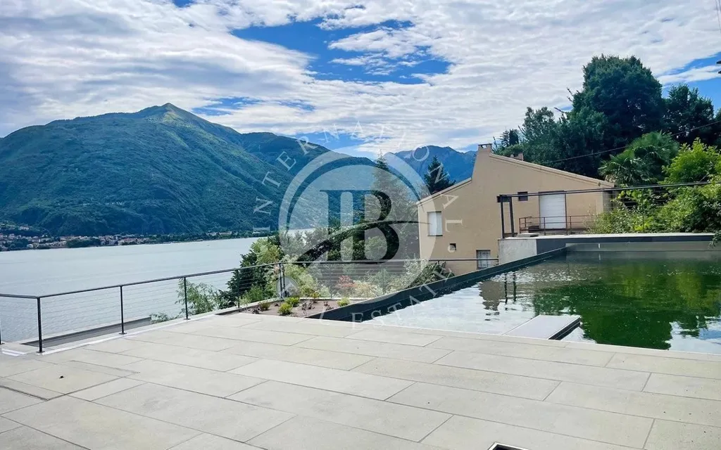Terrazza - Penthouse with Lake View and Solarium in Como