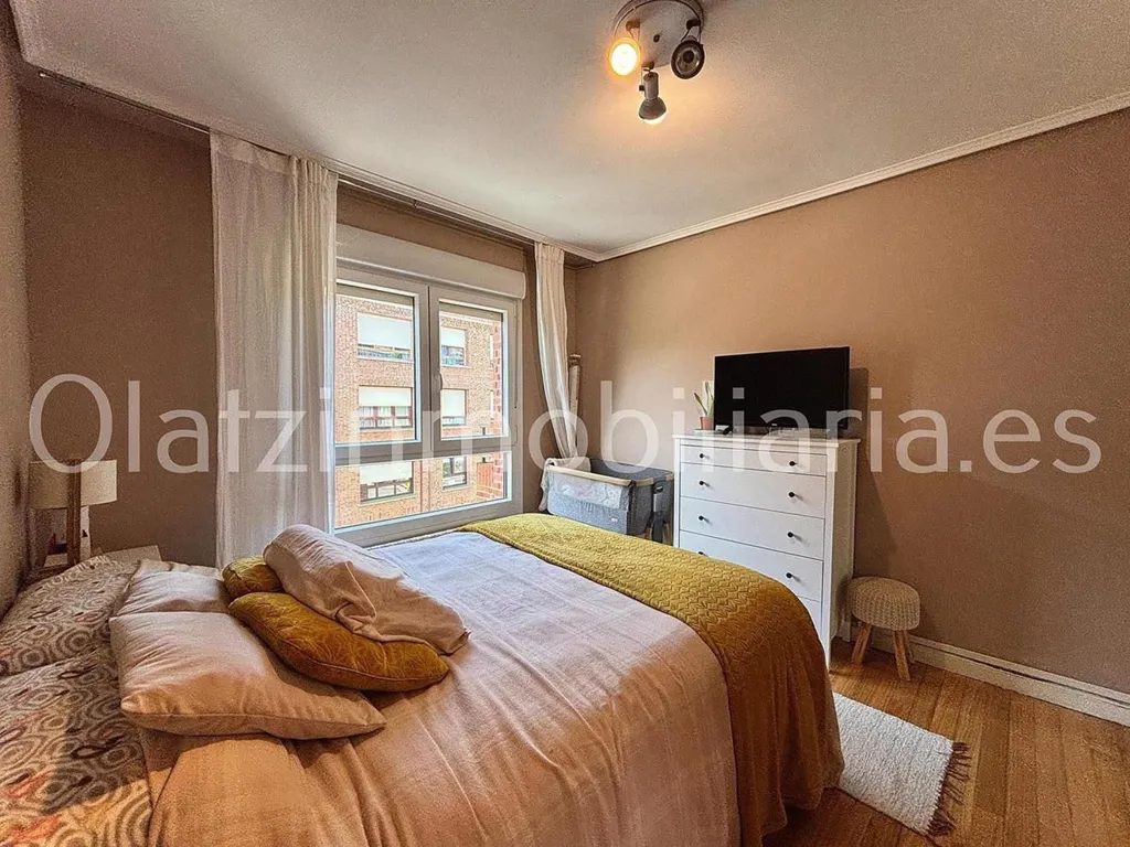 Bedrooms - Bright Apartment with Terrace in Zalla Centre