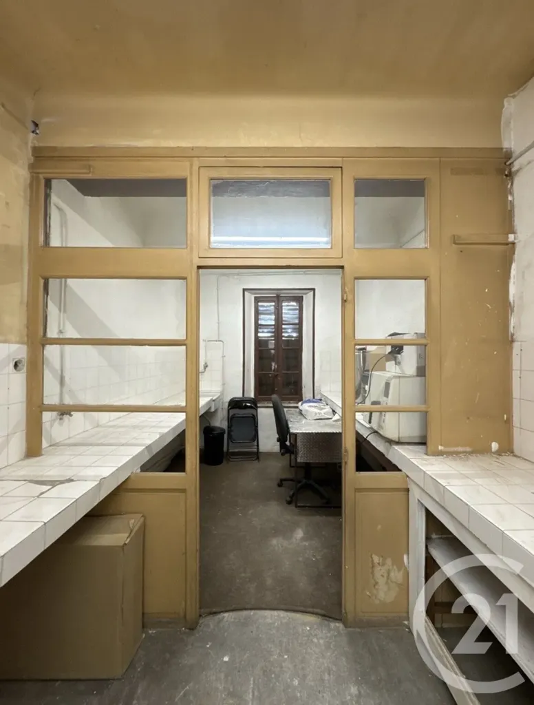 Office - Professional Flat with Shared Waiting Room in Marseille 5th