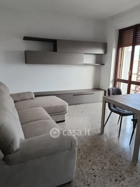 Elutuba - Brightly Laid-out Flat with Balcony in Alessandria