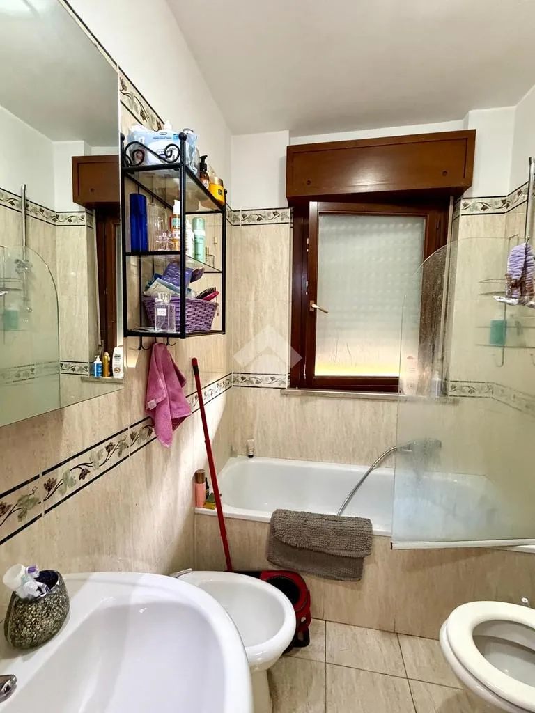 Salles de bain - Bright 2-Bedroom Apartment with Terrace in Rome