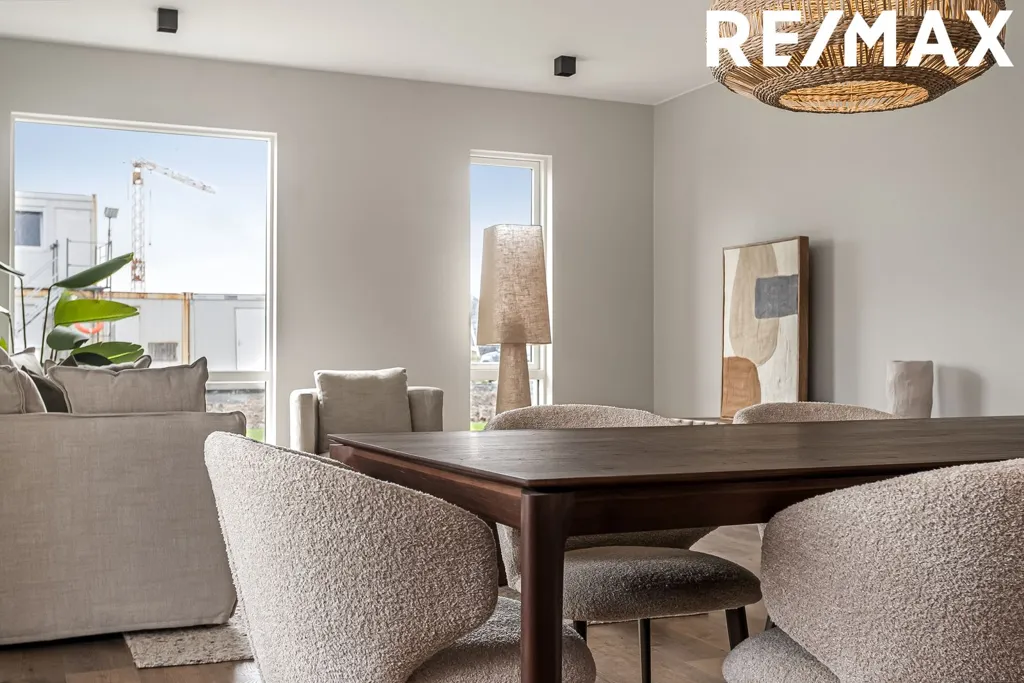 Salle à manger - 5-Bed Apartment with Balcony in Álftanes