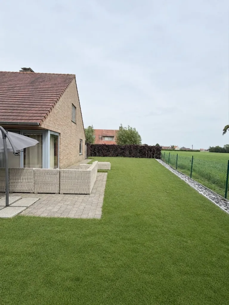 Jardin - Maison avec Jardin et Vue Campagne à Zwevezele