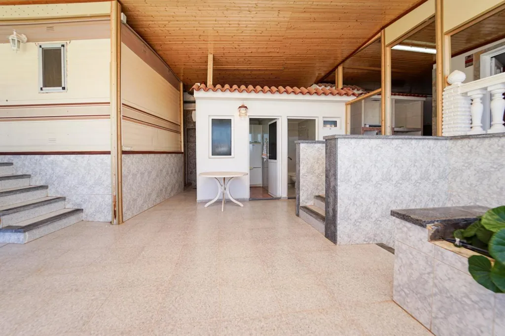Esik - Caravan House with Outdoor Kitchen in San Bartolomé