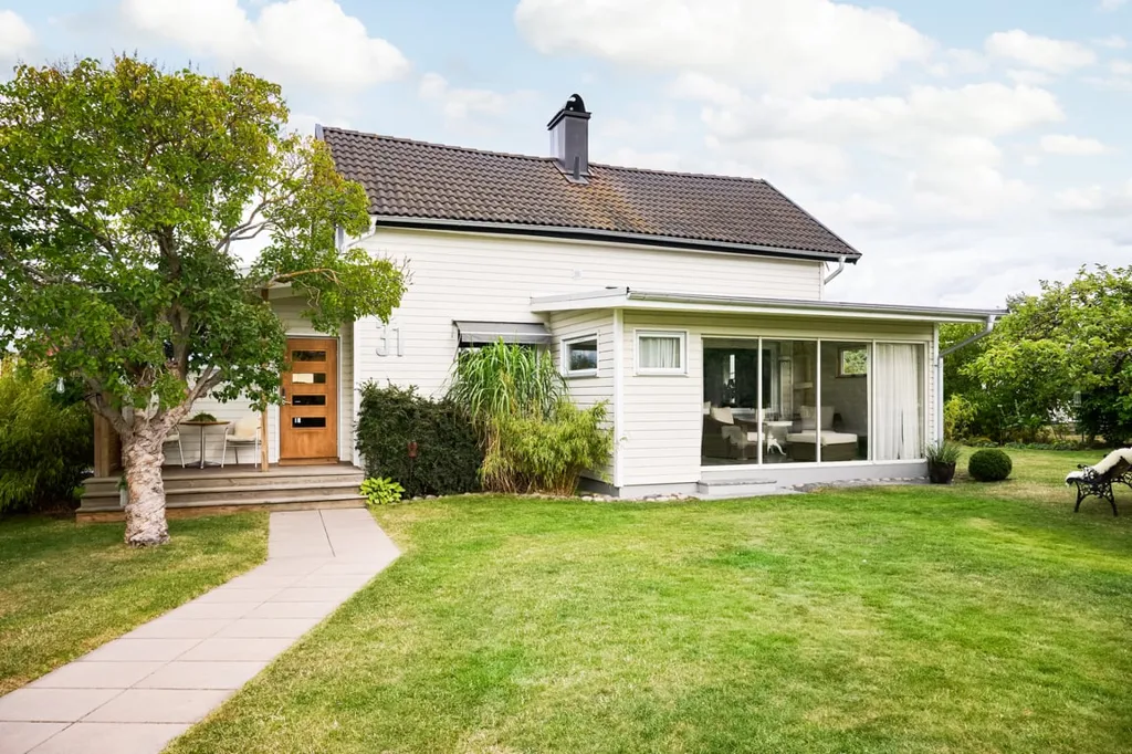 Garden - Villa with Guest Apartment near Vättern