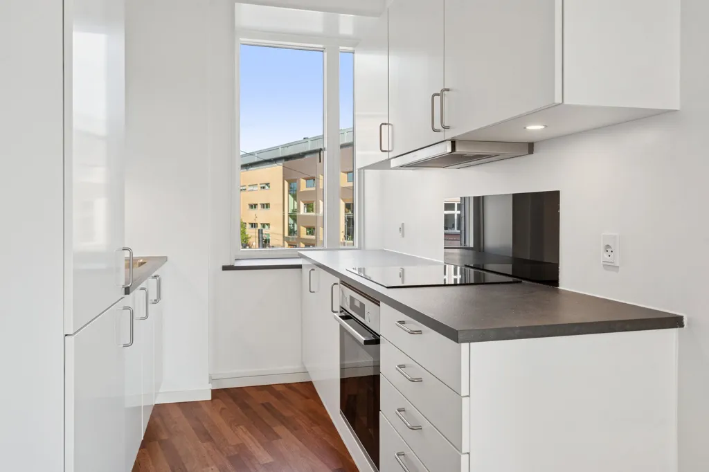 Cuisine - Renovated Flat with Central Location in Odense C