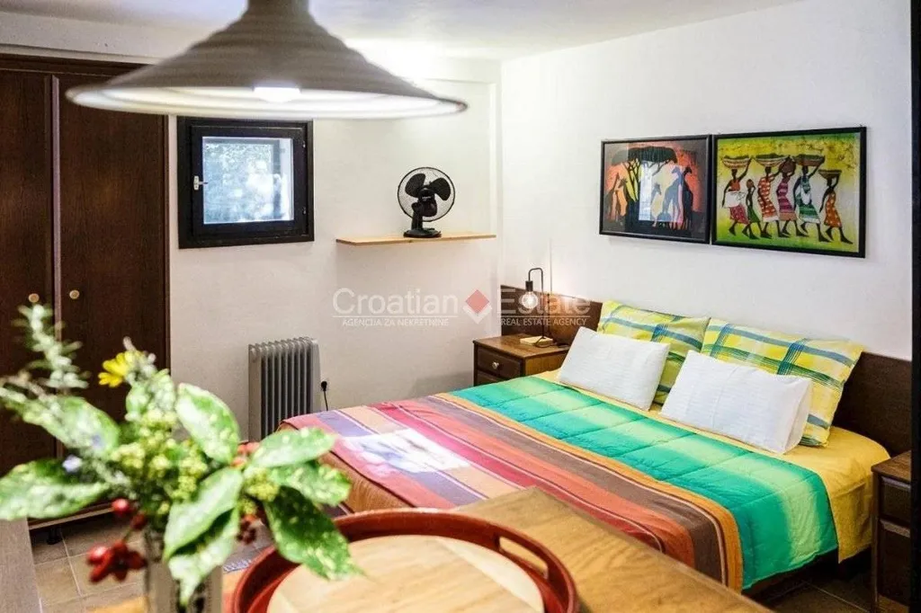 Bedrooms - Family House with Pool near Postira