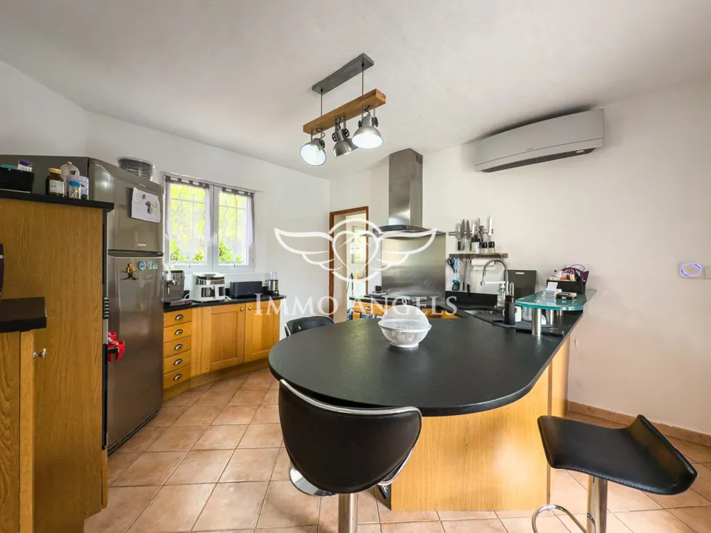 Kitchen - Ground Floor House with Pool in Quiet Area