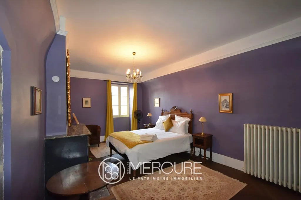 Bedrooms - Medieval Guesthouse in Historic Village