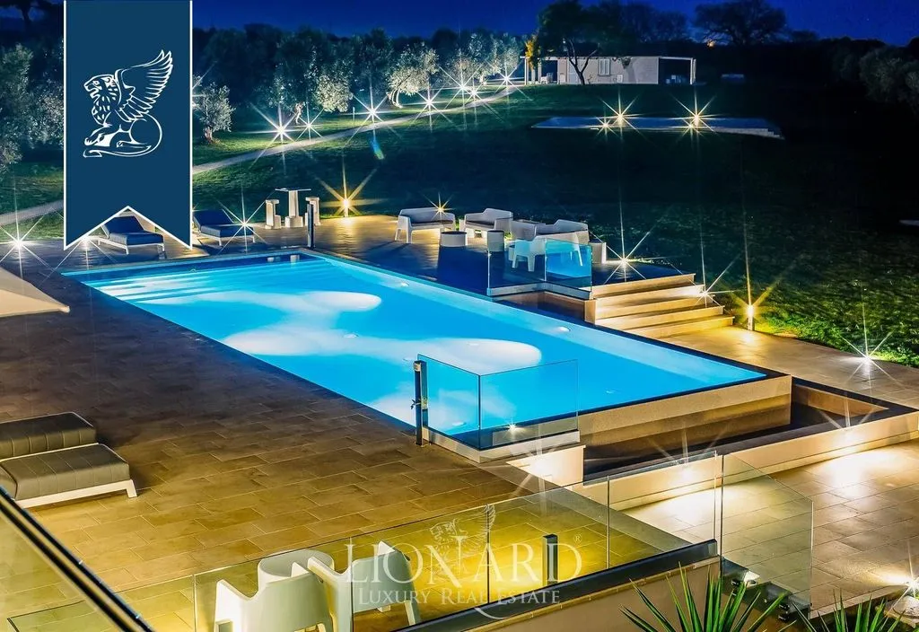 Bassein - Luxury Villa with Pool in San Vincenzo