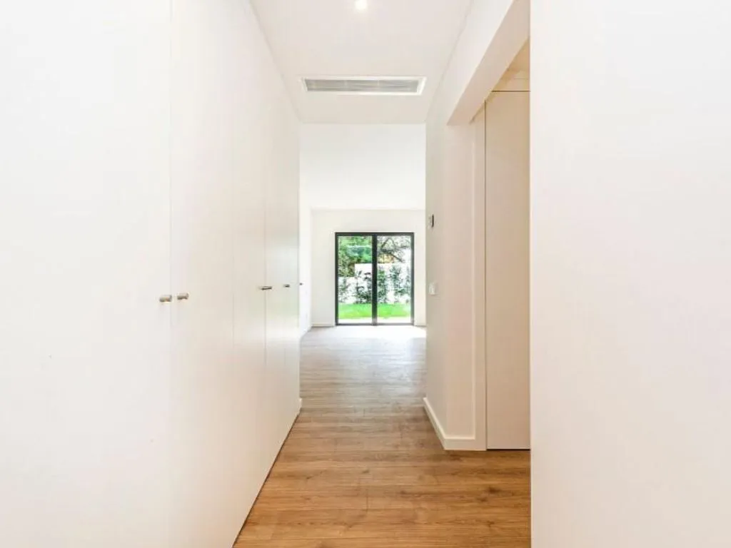 Hallway - Luxury Duplex with Pool in Estoril