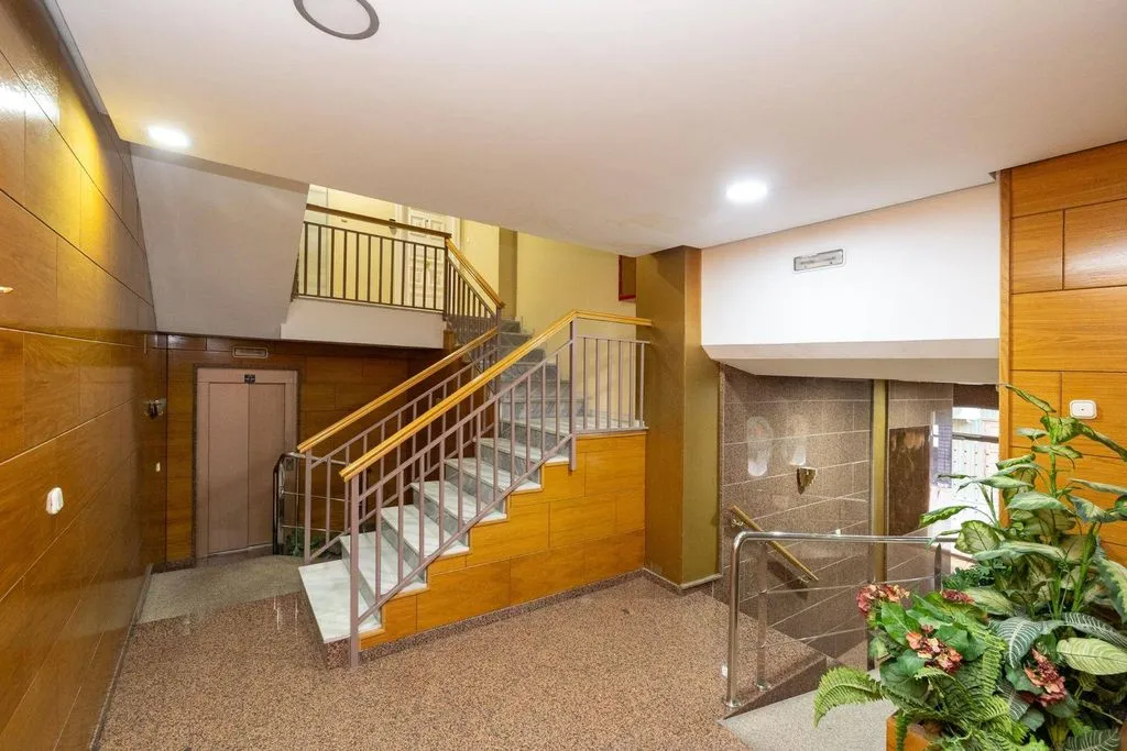 Esik - Luxury Flat with Balcony in Granada