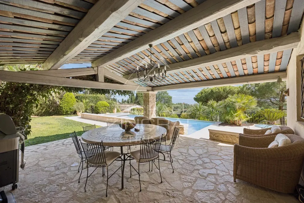 Terrasse - Villa avec Piscine Chauffée à Vence