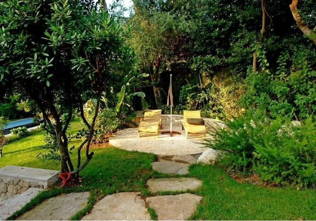 Garden - Luxury Villa with Pool in Antibes