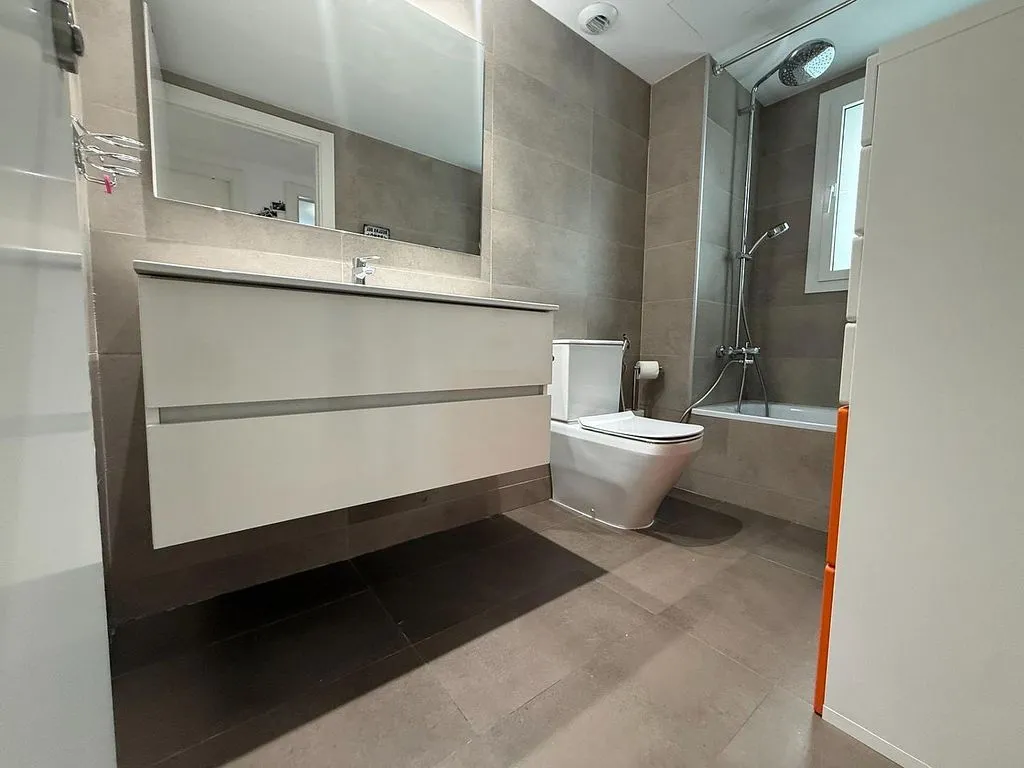 Vannitoad - Luxury Flat with Terrace in Gavarra, Cornellà de Llobregat