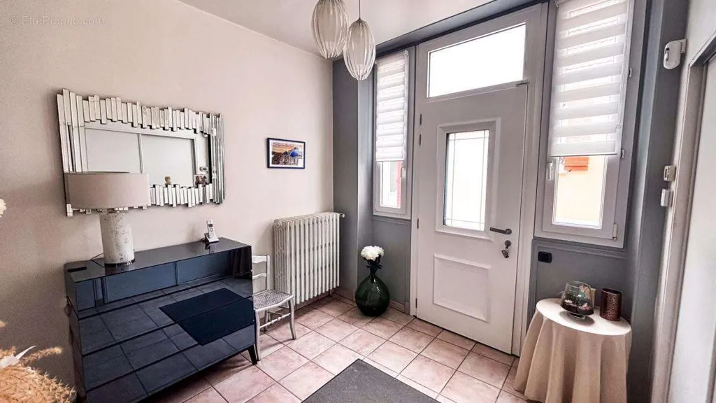 Ingresso - Vineyard House with Courtyard in Damery