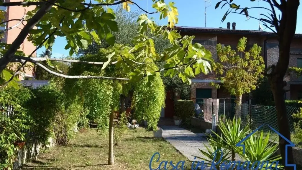 Aed - Terraced House with Garden in Rimini