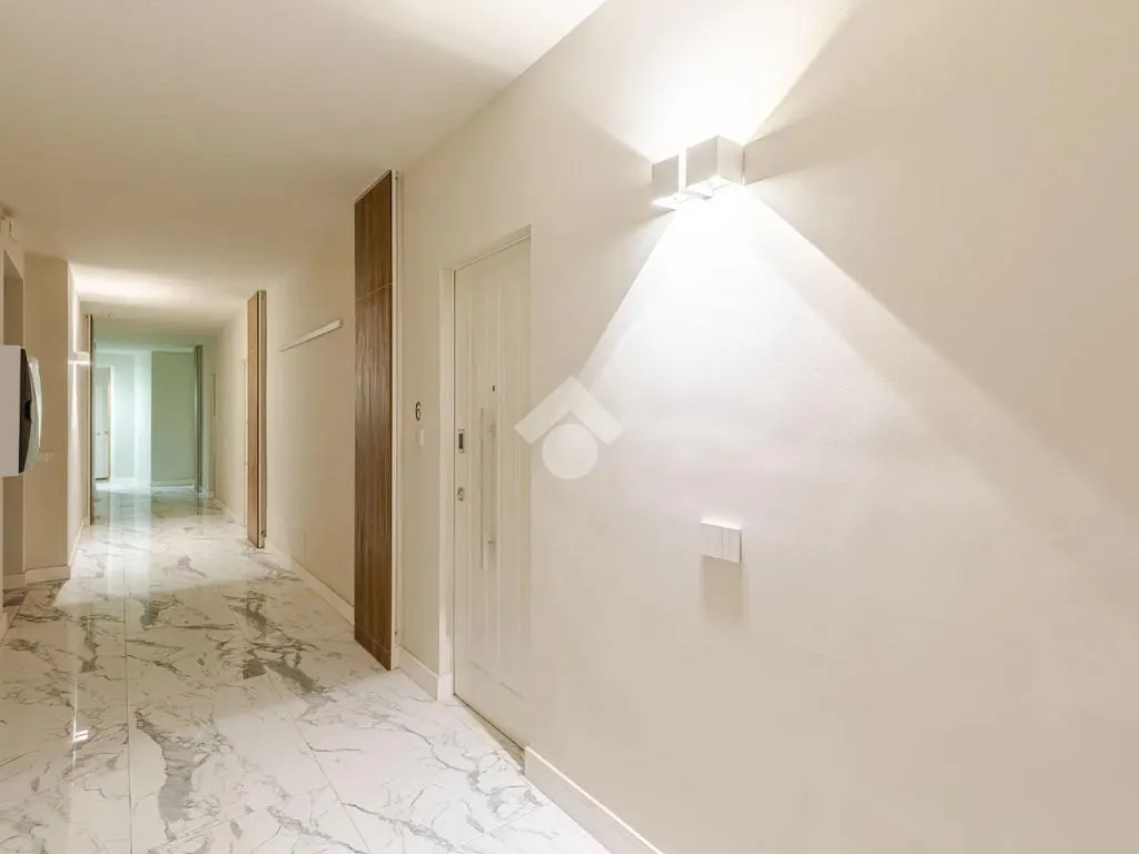 Entrée - Modern 2-Bedroom Apartment in Torino Centre