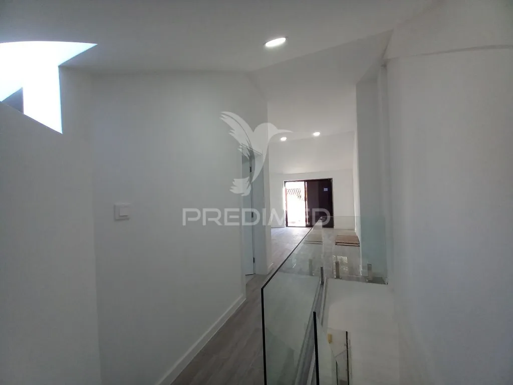 Pièces - Restored Duplex with Sea View in Costa da Caparica