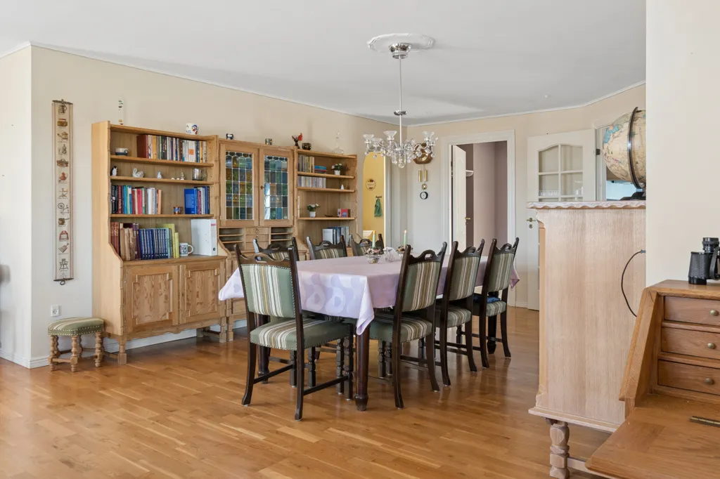 Sala da pranzo - Elevated Villa with Garden Views near Ellinge