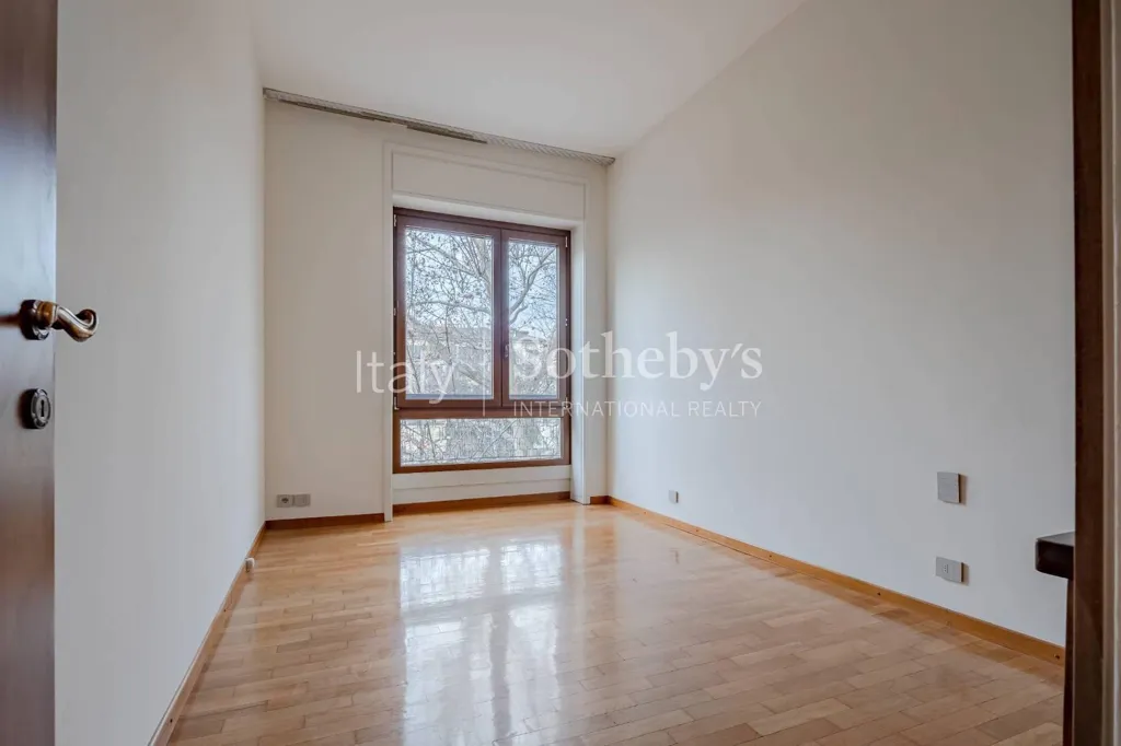 Rooms - Restored Duplex Apartment with Park View