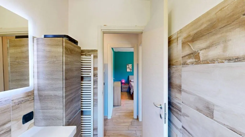 Salles de bain - Rustic Villa with Private Garden in Tradate