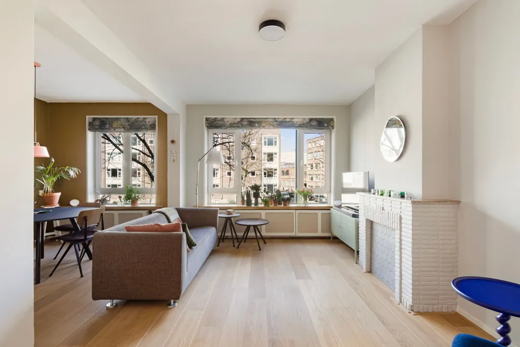 Séjour - 1940s Apartment with South-Facing Balcony in Blijdorp