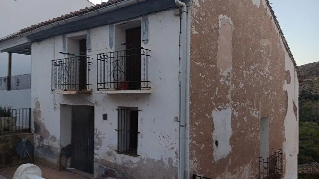Välivaade - Rustic House for Renovation in Castellón