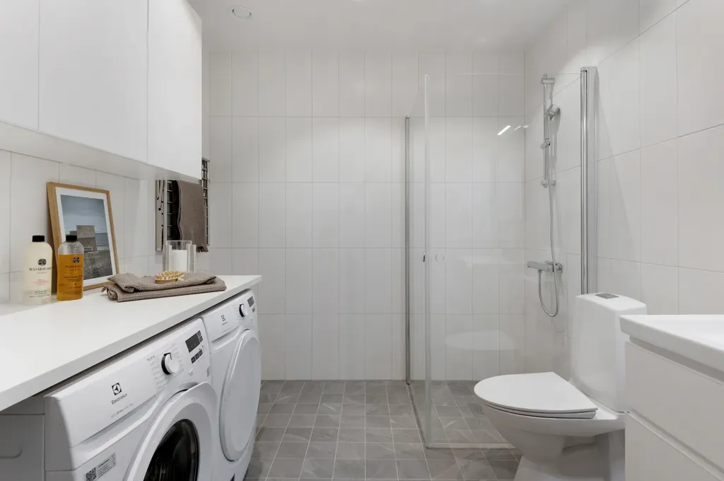 Salles de bain - Appartement 3 pièces à Älvsjö