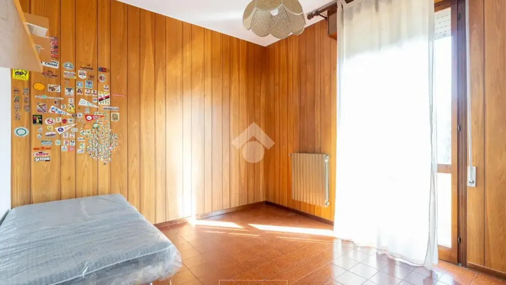 Chambres - Two-Level Attico with Terraces in Vignola
