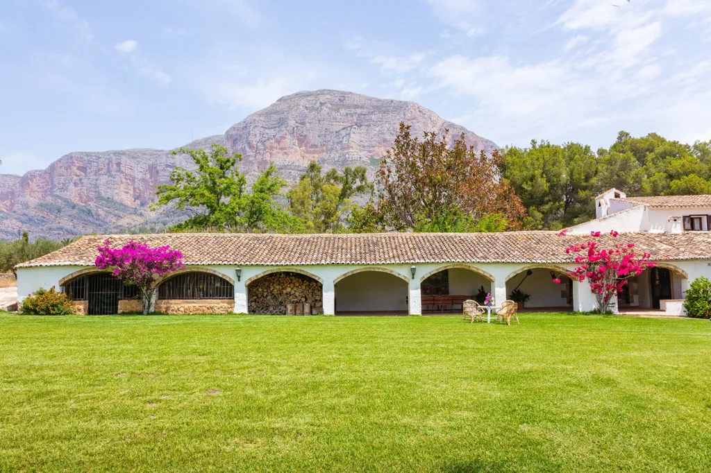 Välivaade - 18th-Century Finca with Pool in Jávea