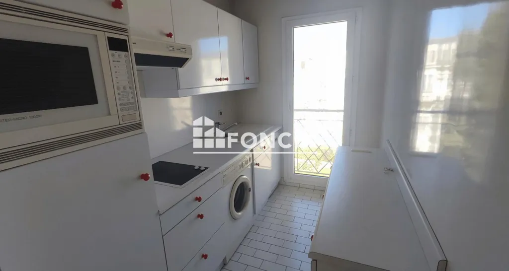 Cuisine - Appartement 2 Pièces avec Balcon au Centre de Rambouillet