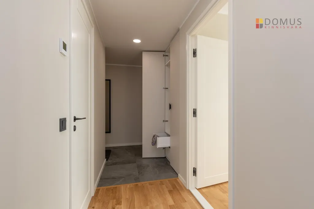 hallway_entrance