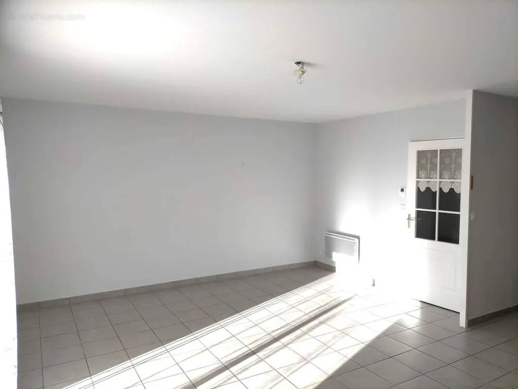 Toad - 4-Bed Apartment with Terrace in Beaussais