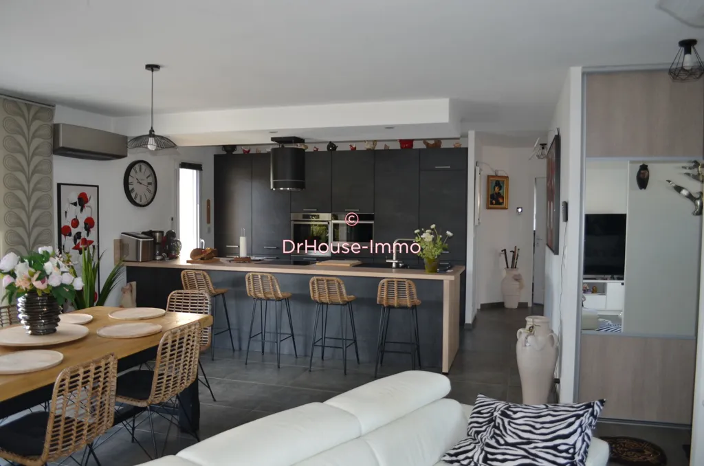 Cuisine - Maison Contemporaine avec Terrasse à Menneval