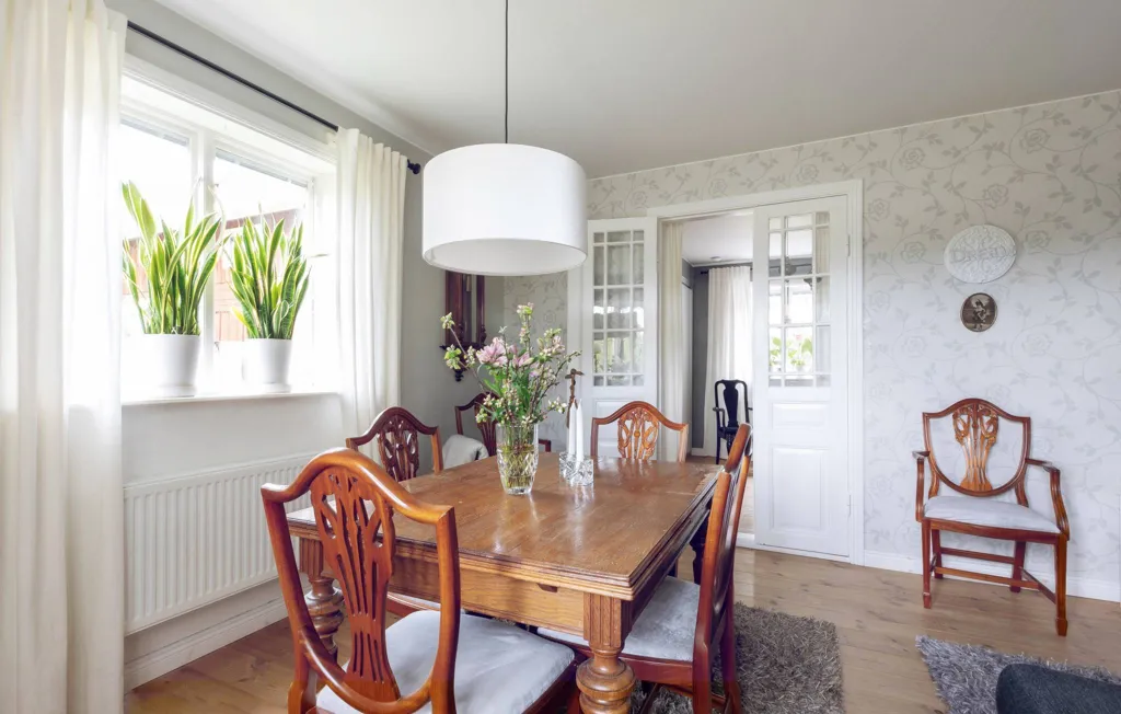 Maison 8 pièces à Heby kommun