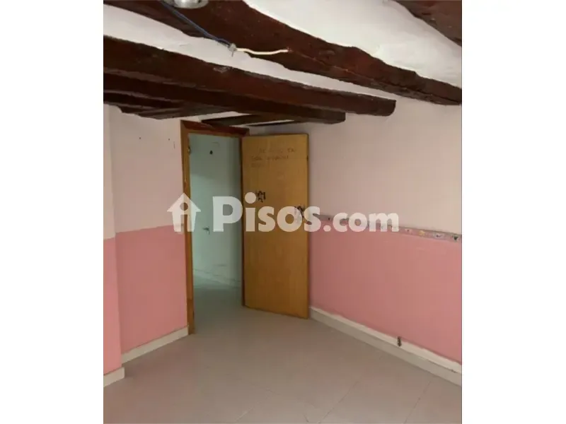 Entrée - House for Renovation with Potential in Alberite