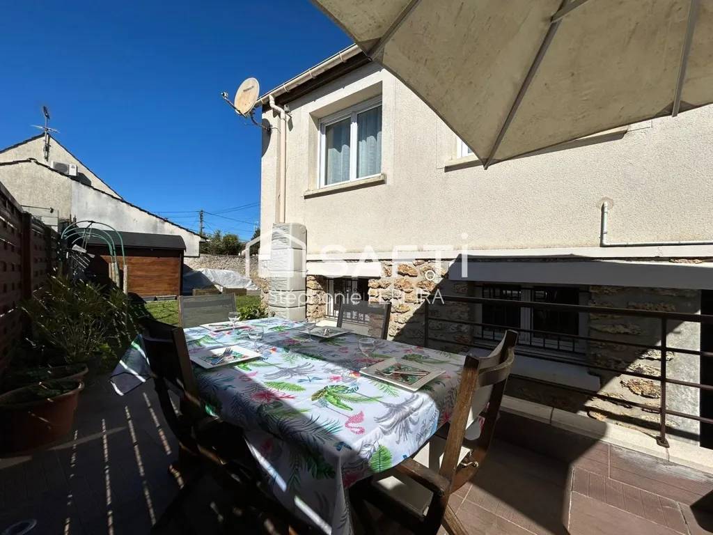 Terrazza - House with Cinema Space in Town Centre