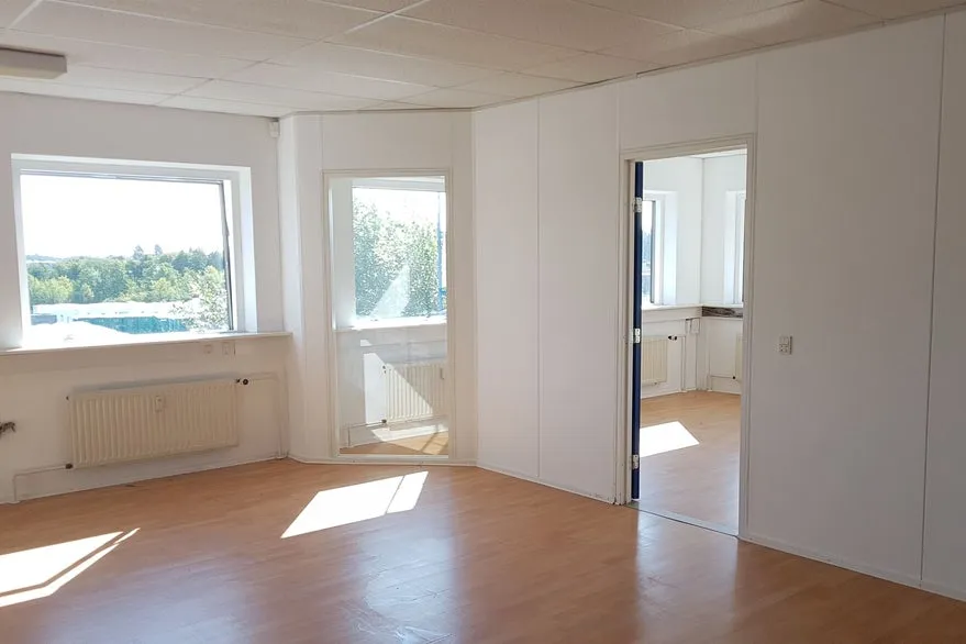 Toad - Modern Offices with Free Parking near Motorway