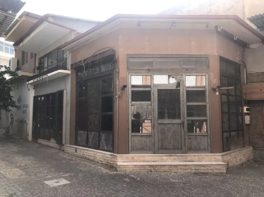 Extérieur - Commercial Space with Two Levels in Serres Centre