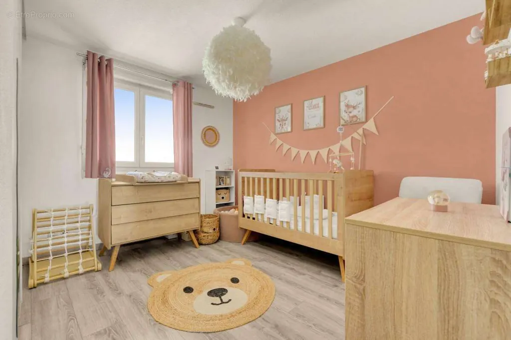 Chambres - Appartement T3 avec Vue Panoramique et Terrasse à Haut Guilhemery