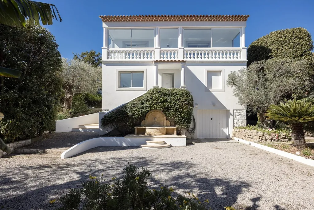 Välivaade - Modernised Provençal Villa with Sea View in Cannes