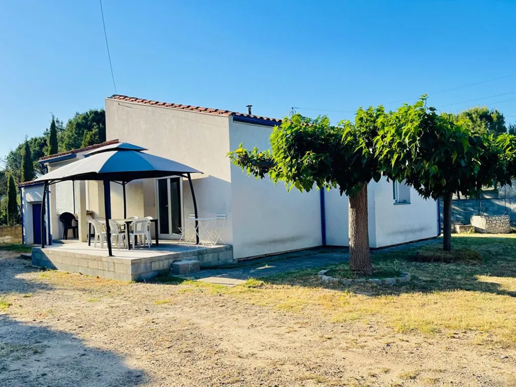 Extérieur - Maison Rénovée avec Garage à Capendu
