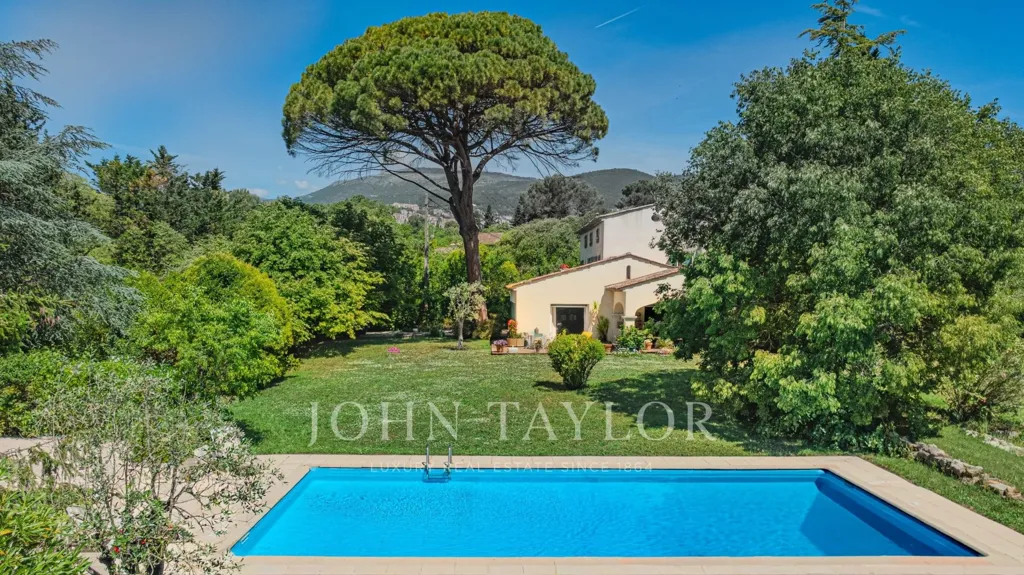 Piscina - Luxury Villa with Pool in Grasse
