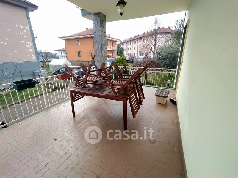 Terrasse - Four-Room Apartment with Garden in Mathi