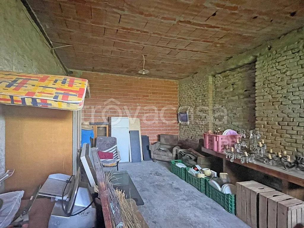Buanderie - Rustic Casale with Vineyard Views in Santo Stefano Belbo